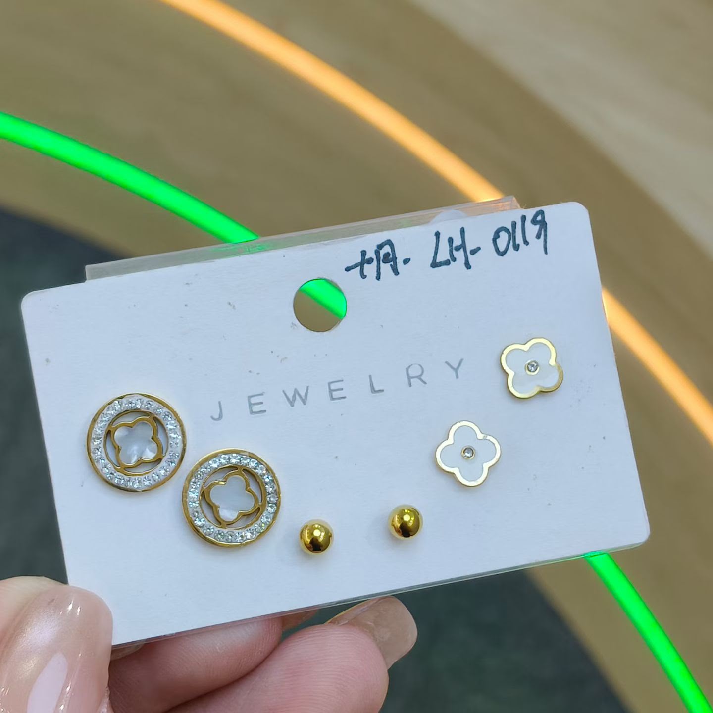 Earrings catalogue image ER-002