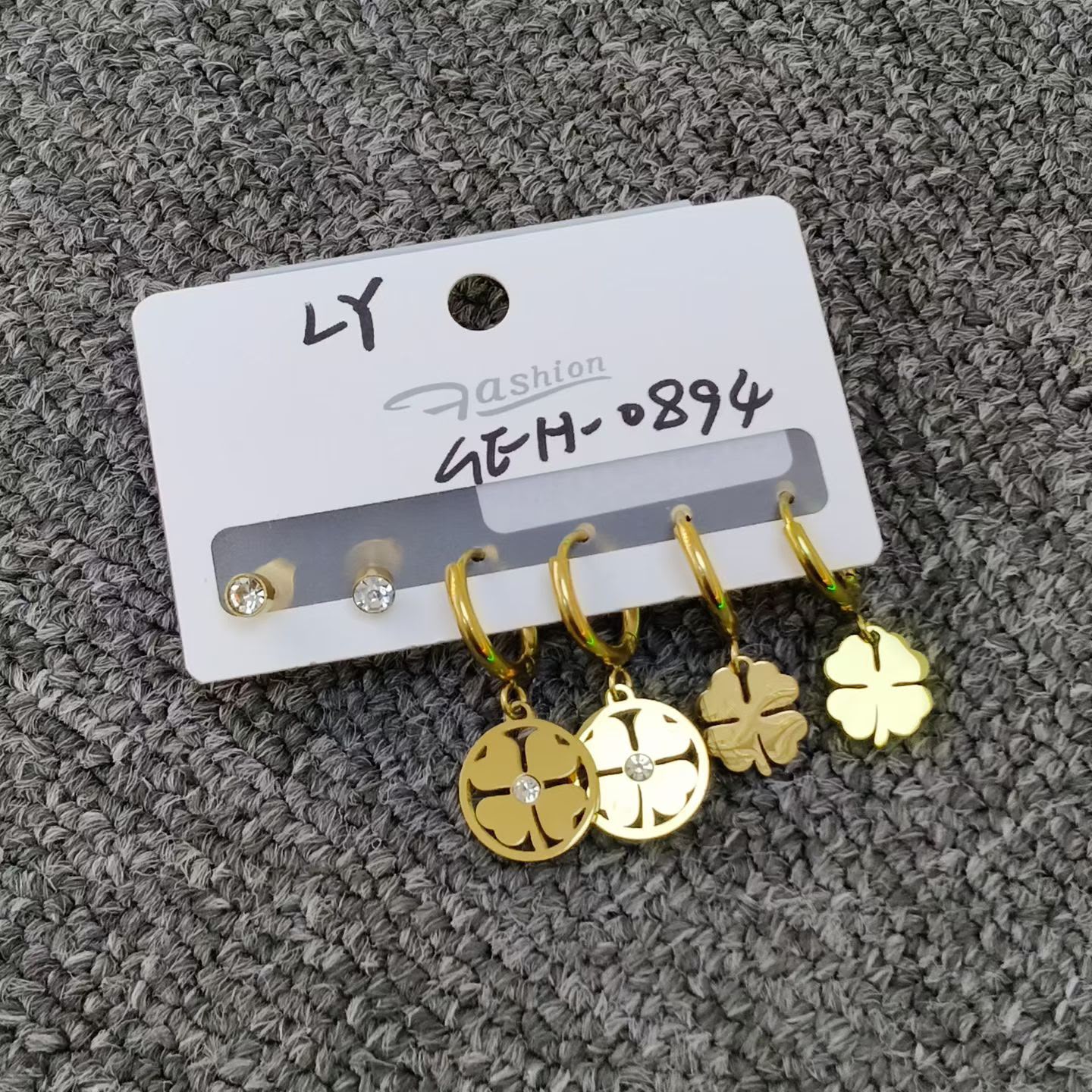 Earrings catalogue image ER-009