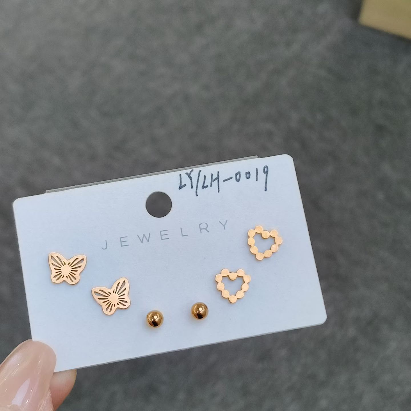 Earrings catalogue image ER-015