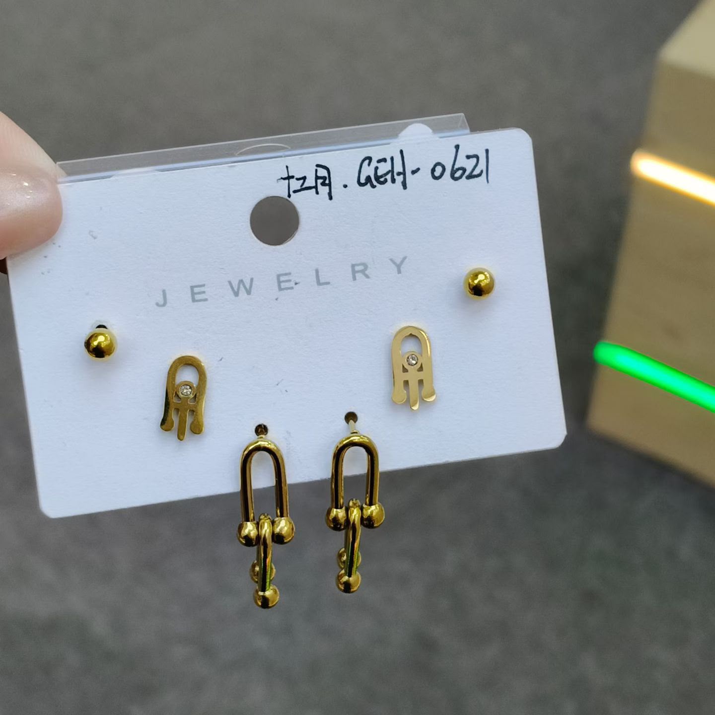 Earrings catalogue image ER-029