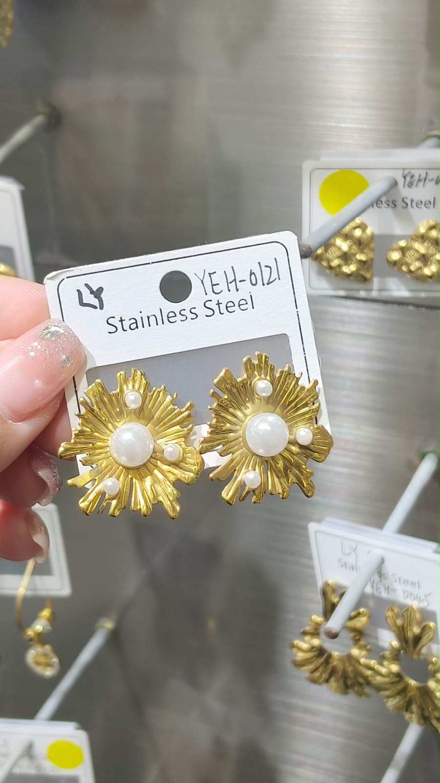 Earrings catalogue image ER-043