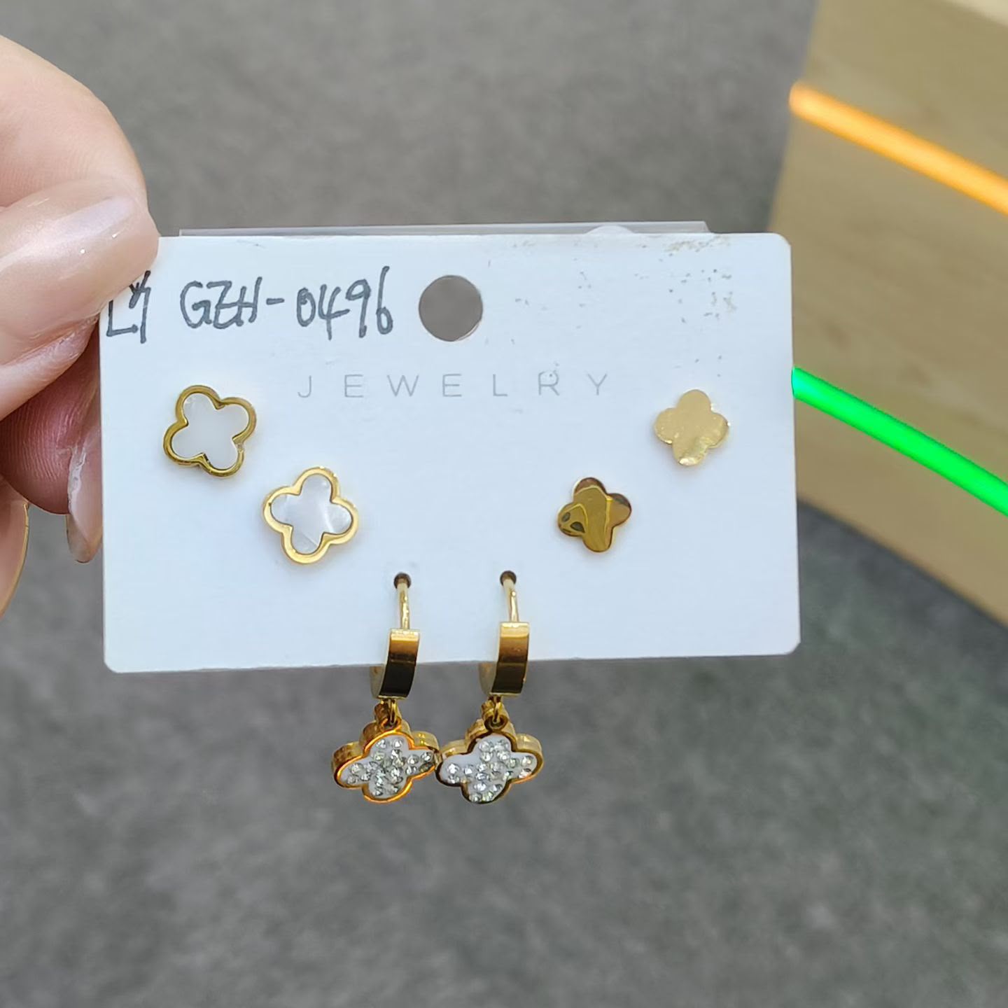 Earrings catalogue image ER-069