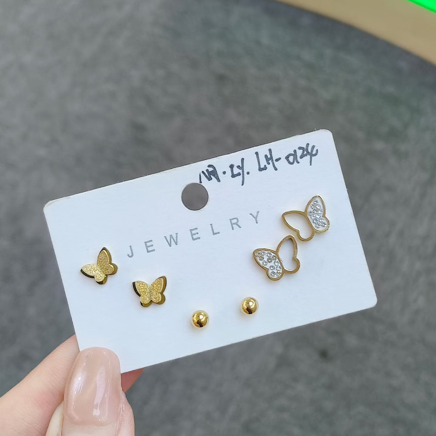 Earrings catalogue image ER-076