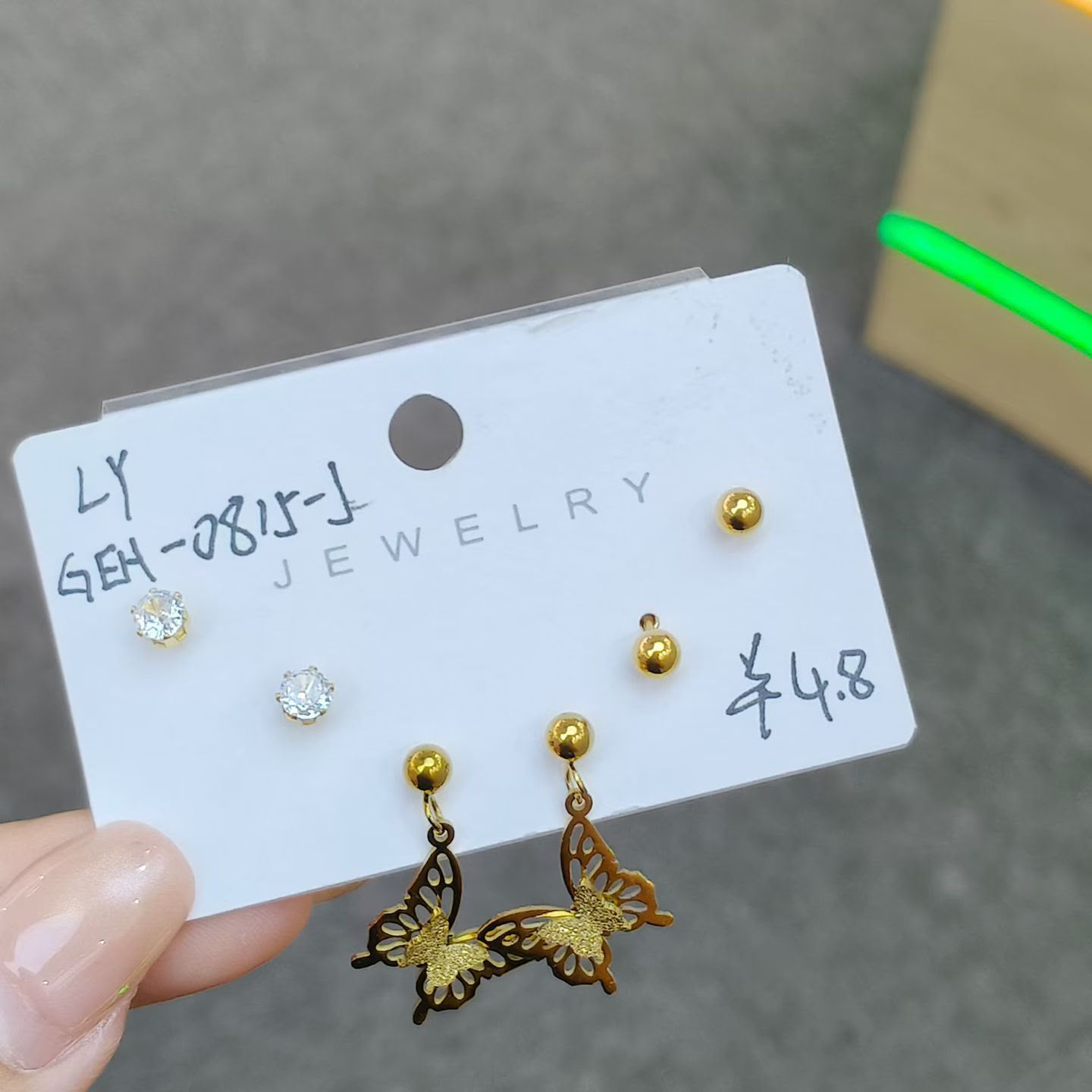 Earrings catalogue image ER-088